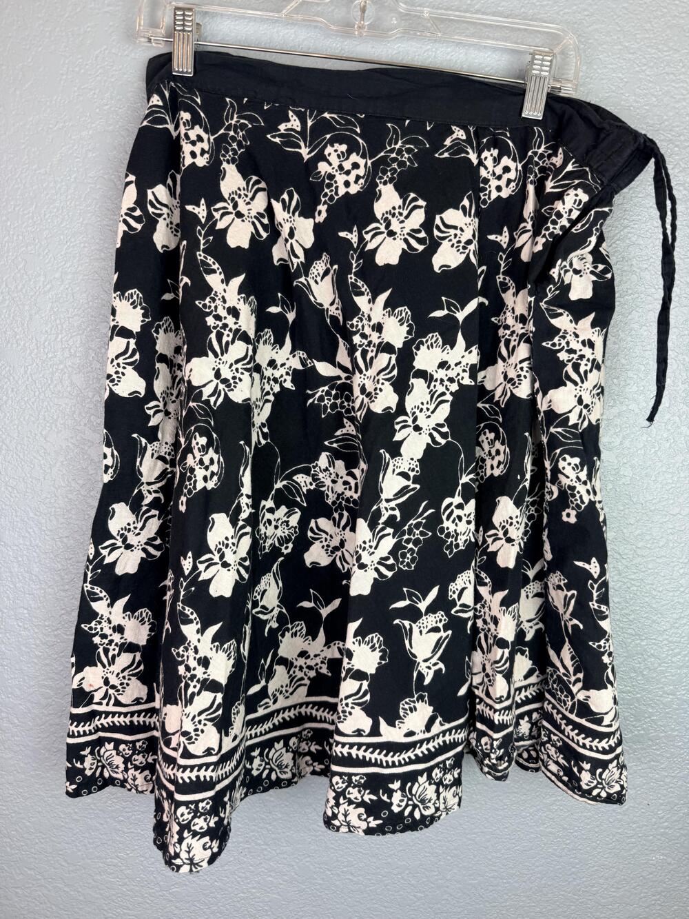 SW Skirt Womens Medium Black Floral Wrap Elastic Waist Knee Length Cotton Boho